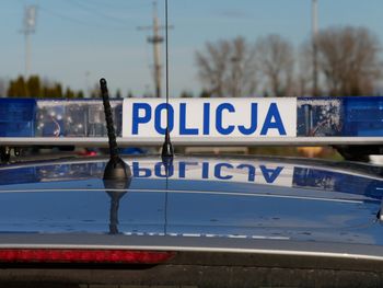 Ranny policjant na Dolnym Śląsku. Funkcjonariusz został postrzelony w czasie próby zatrzymania złodzieja samochodu