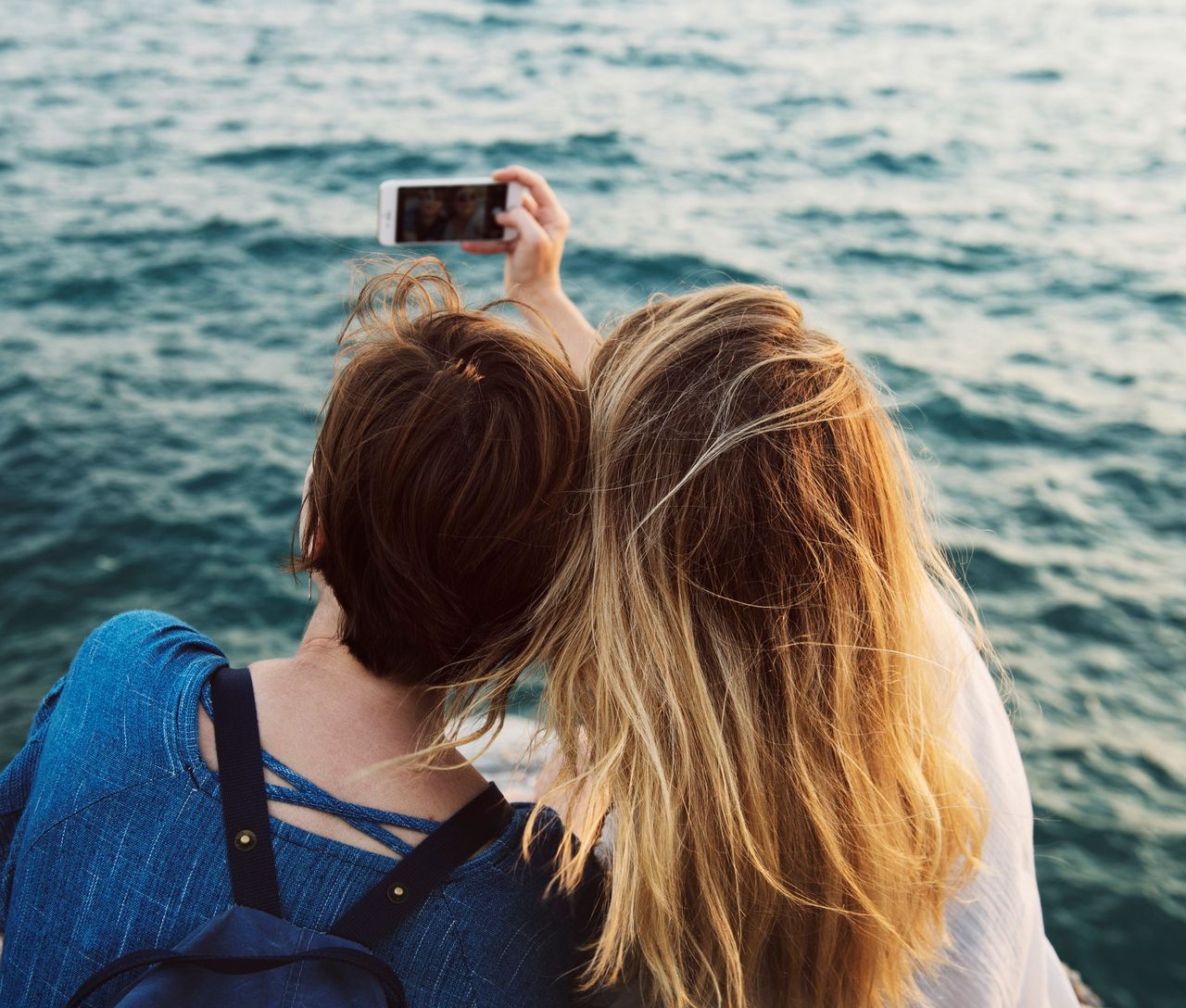 To koniec selfie sticka! Teraz zrobisz "dzióbek" w inny sposób