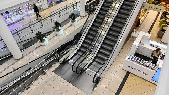 Ograniczenia w handlu dotyczą centrów i galerii.