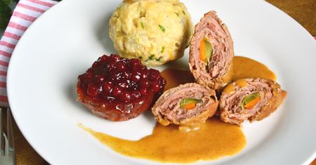 Wieprzowe roladki w genialnym sosie. Zawsze pamiętam o 1 rzeczy, żeby się nie zwarzył
