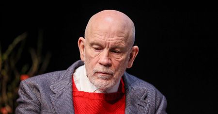 John Malkovich wspomina zaginionego Juliana Sandsa. Razem wystąpili w ostatnim filmie