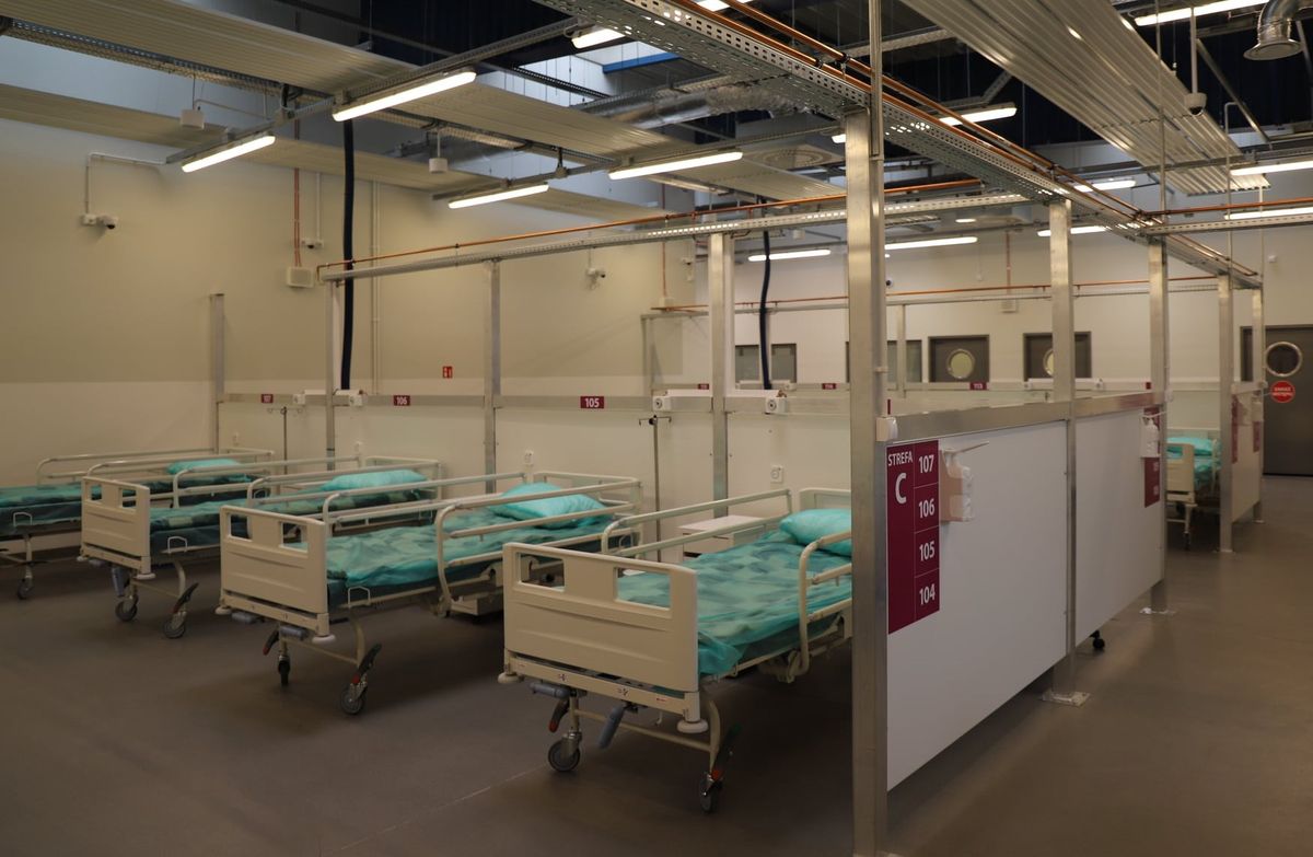 Śląskie. Z początkiem przyszłego tygodnia pacjentów chorych na COVID-19 zacznie przyjmować drugi szpital tymczasowy w regionie – w Pyrzowicach.