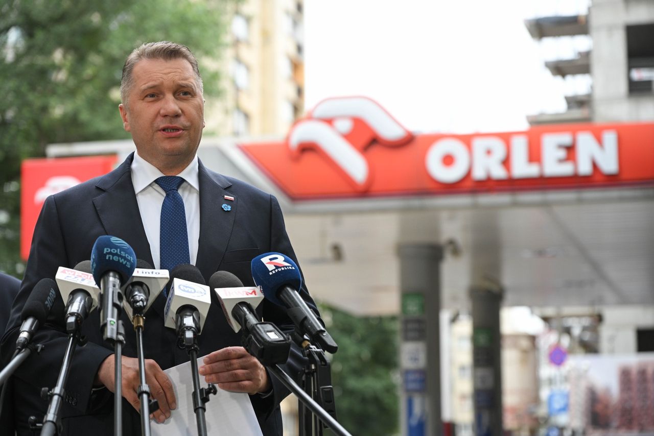 Ceny na stacjach w górę. Czarnek mówi o "łupieniu Polaków"