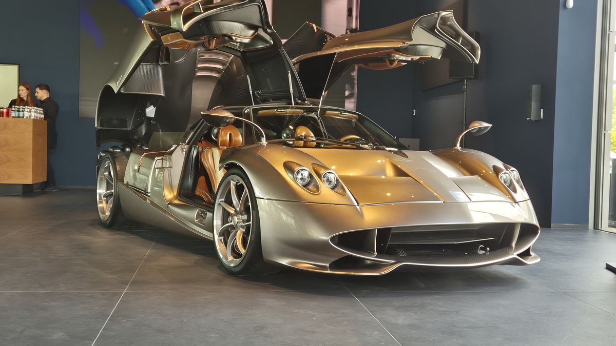 Pagani Huayra Codalunga