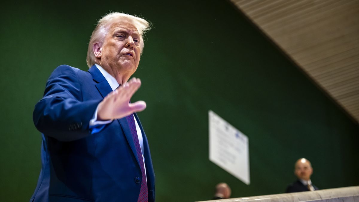 World Economic Forum 2026 in Davos
epa12670852 US President Donald Trump gestures as he climbs a staircase after a signing ceremony of the founding charter at the 'Board of Peace' meeting during the 56th annual meeting of the World Economic Forum (WEF), in Davos, Switzerland, 22 January 2026. The 2026 summit, running from 19 to 23 January and held under the theme 'A Spirit of Dialogue,' brings together global political leaders, corporate executives, and scientists to address international challenges.  EPA/LAURENT GILLIERON 
Dostawca: PAP/EPA.
LAURENT GILLIERON
ECONOMICS, POLITICS, WEF, World Economic Forum