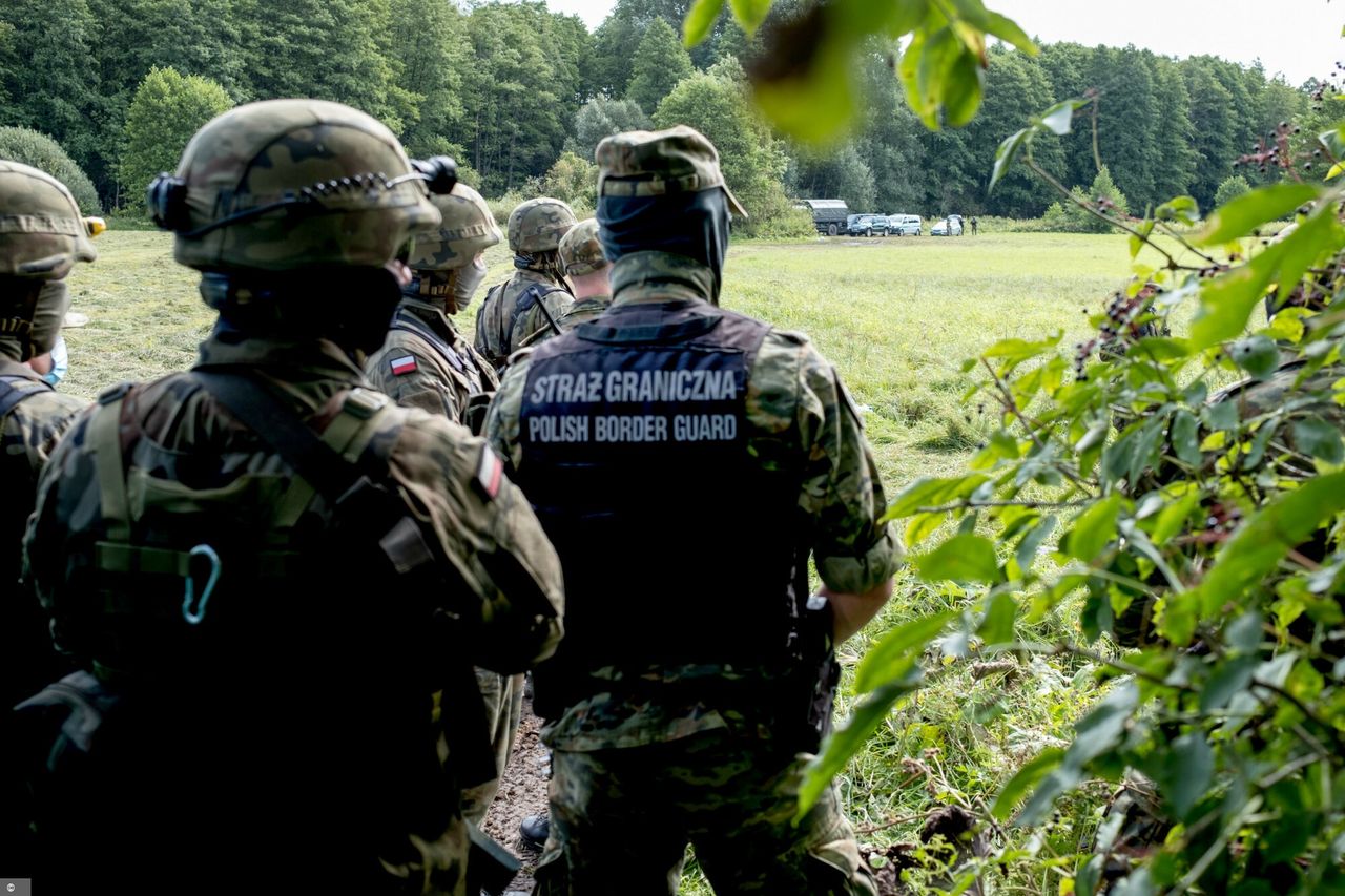 "Die Welt" o uchodźcach przy polskiej granicy: Polska chce pokazać siłę