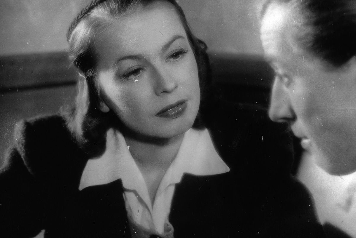 Danuta Szaflarska, kadr z filmu "Zakazane piosenki", 1946 r.