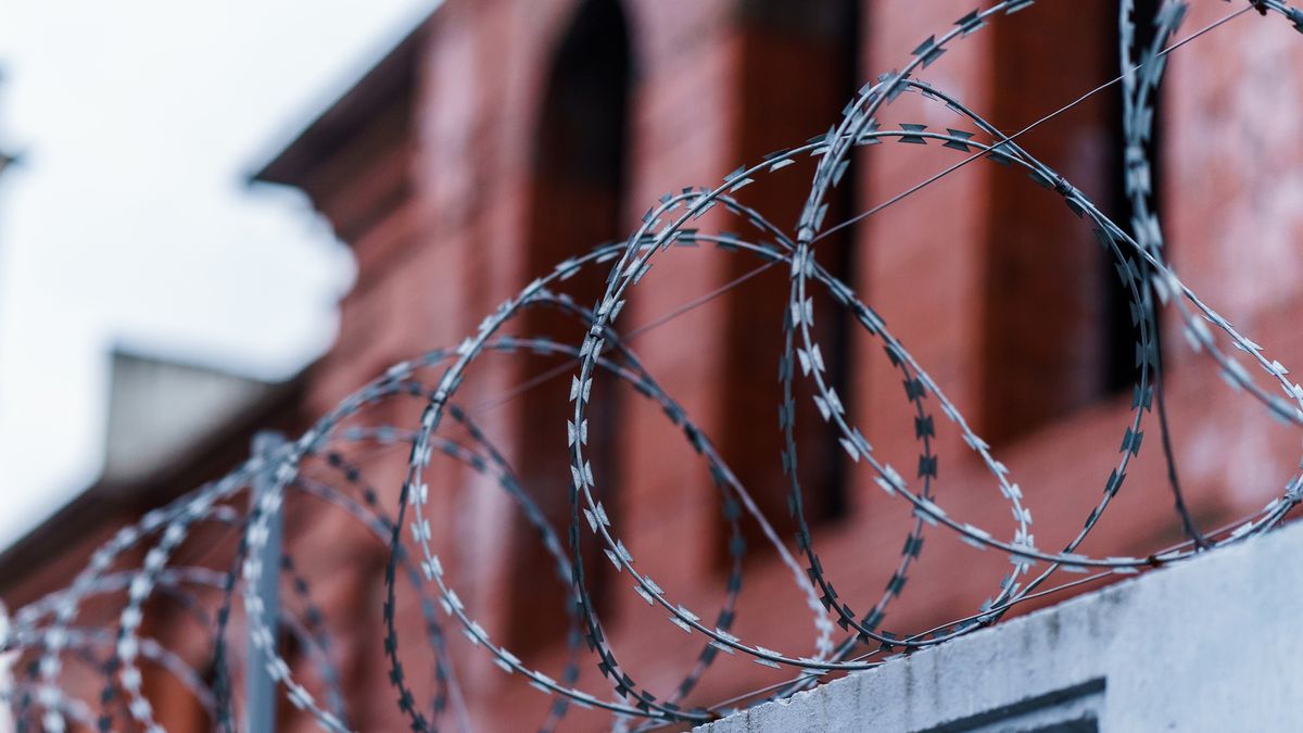 Drut kolczasty wokół Filtrów (zdj. poglądowe)