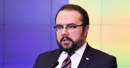 "Nadzwyczajna ostrożność". Wiceszef MSZ o sytuacji na granicy Serbii i Kosowa