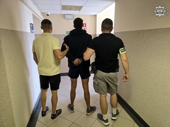 Bytom: Agresywny 32-latek odpowie za napaść na policjantów i ratowników medycznych