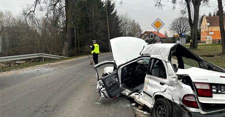 Tragedia w Niebrzydowie. Nie żyje 18-letni kierowca