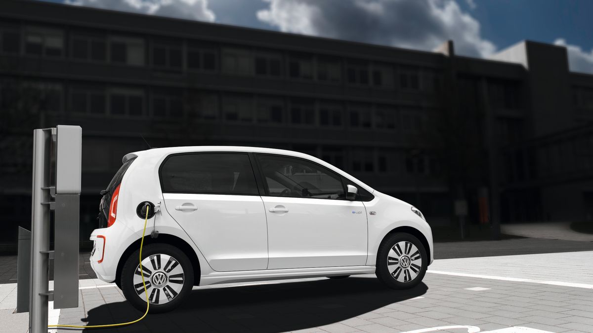 Jeśli chcesz zwrotu (dopłaty) od zakupu elektryka, to... jeszcze się wstrzymaj.