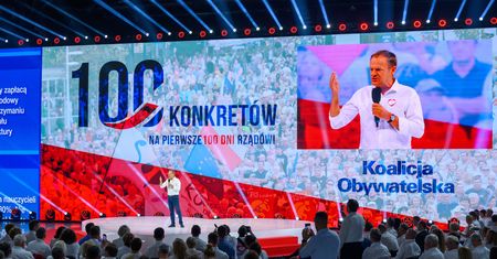 Posłanka podbiła scenę. Wyliczyła oskarżenia dla Kaczyńskiego i Dudy