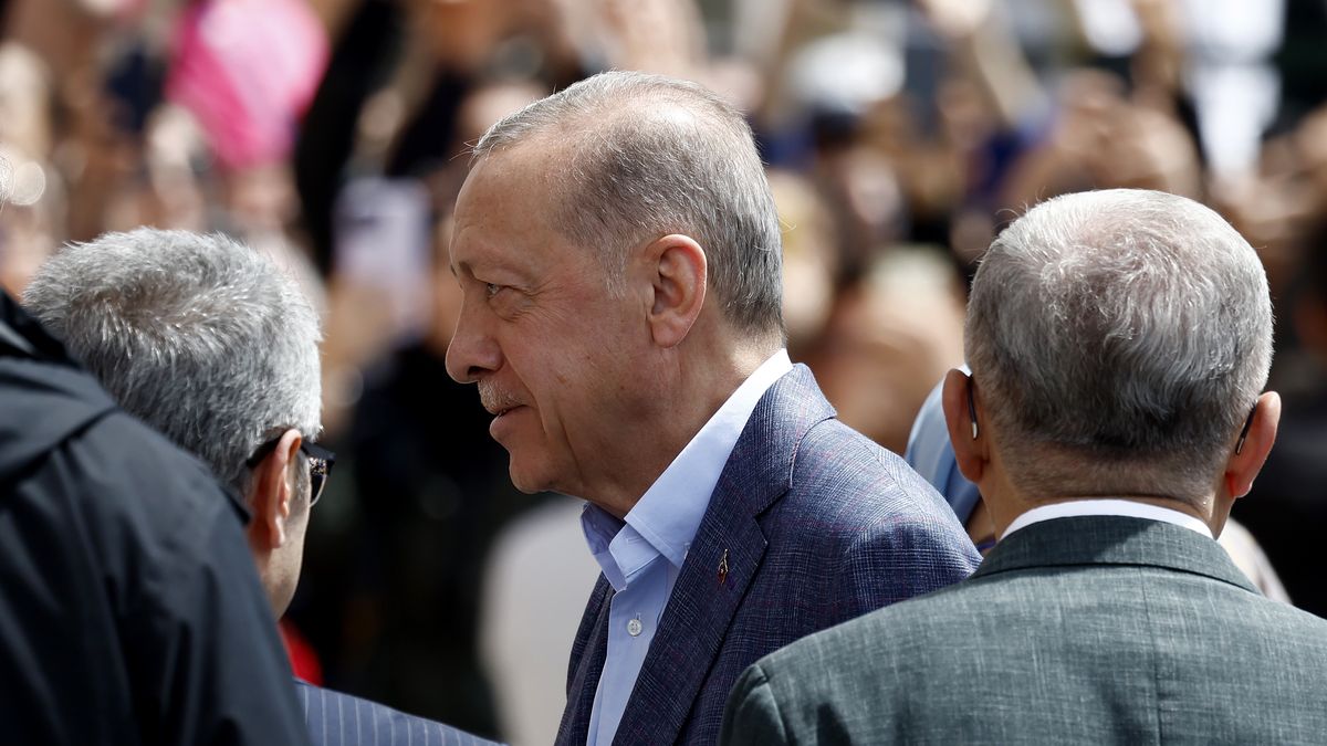 ISTANBUL, TURKEY - MAY 14: Turkish President Recep Tayyip Erdogan arrives at a school in the Uskudar district to cast his vote in Turkey's General Elections on May 14, 2023 in Istanbul, Turkey. Today, President Recep Tayyip Erdogan faces his biggest electoral test as the country goes to the polls in the country's general election. Erdogan has been in power for more than two decades -- first as prime minister, then as president -- but his popularity has recently taken a hit due to Turkey's ongoing economic crisis and his government's response to a series of devastating earthquakes. Meanwhile, the political opposition has united around one candidate, Kemal Kilicdaroglu, with some pre-election polls giving him an edge. (Photo by Jeff J Mitchell/Getty Images)