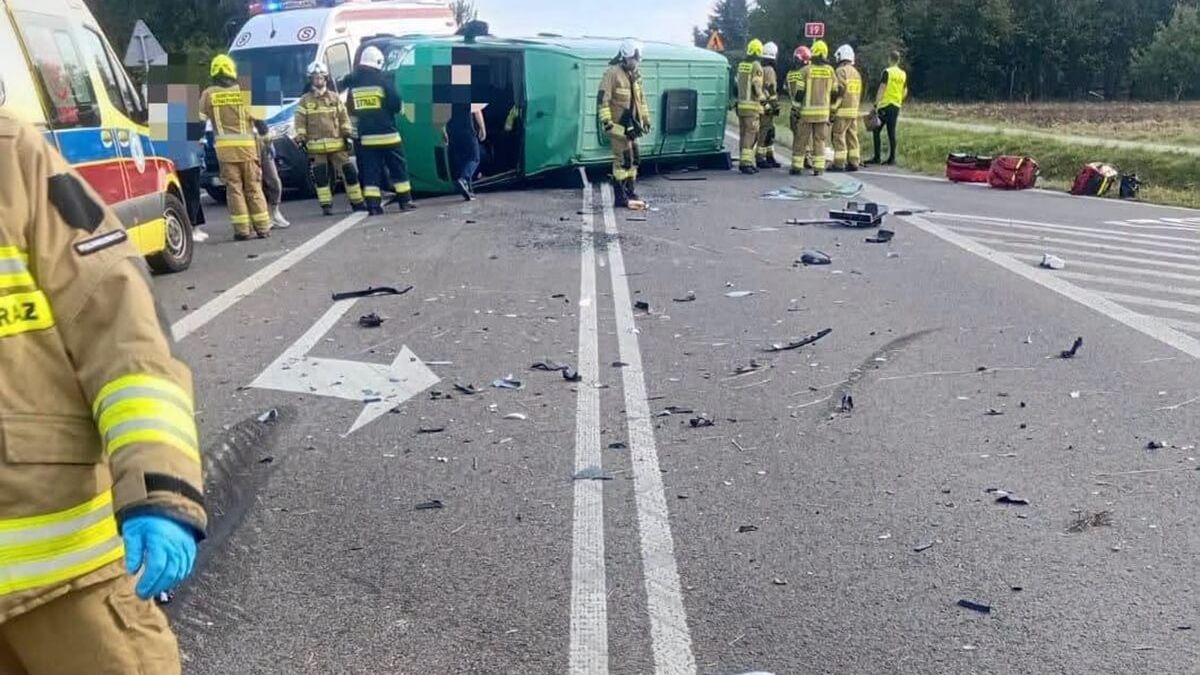 Bus rejsowy na boku w Pułankowicach