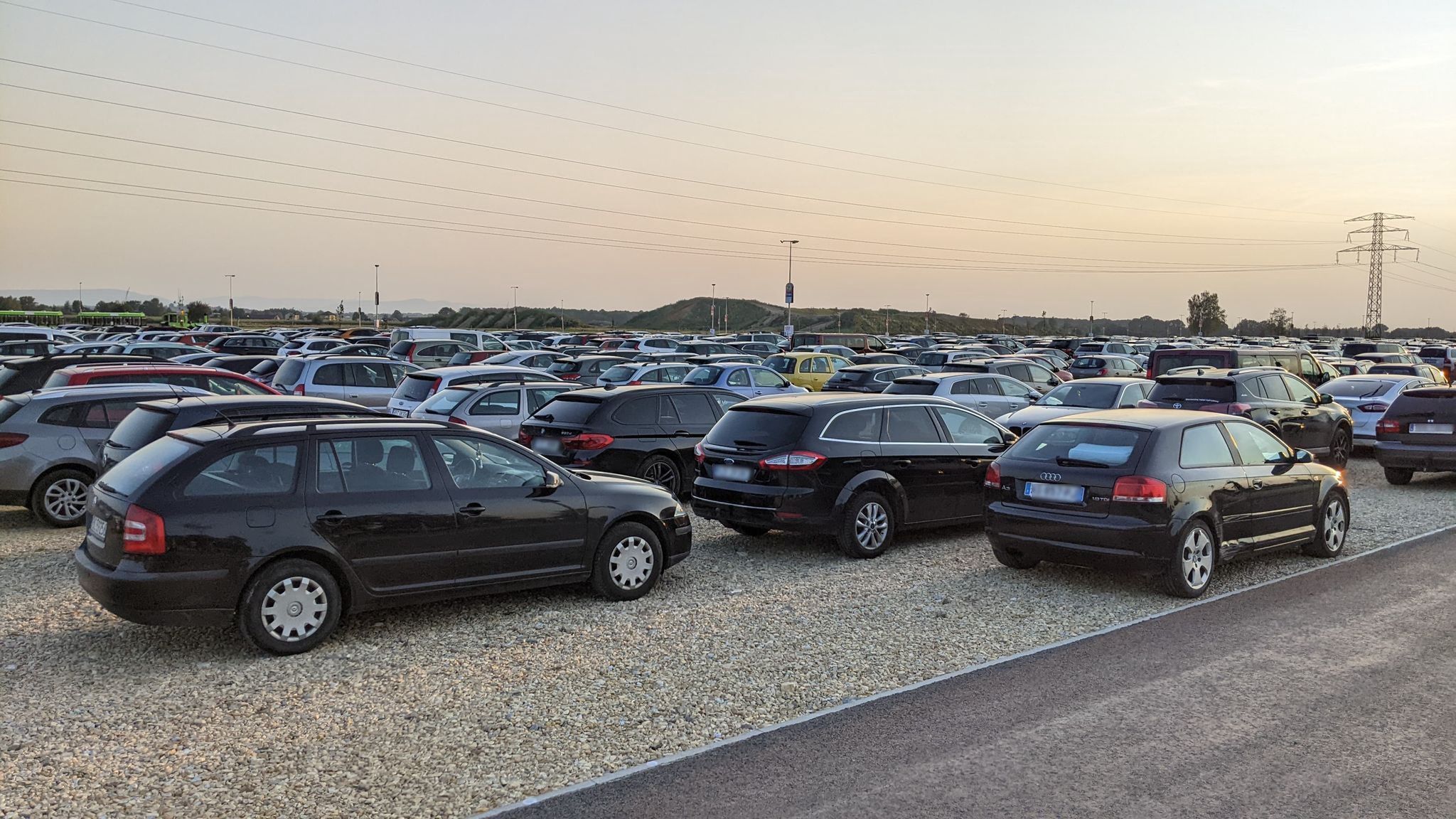 Parkingi wypełnione był po brzegi