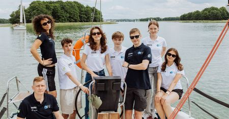 "Mentoring, Mazury i marzenia o Harvardzie. Tak Our Future Foundation zmienia życie młodych Polaków"