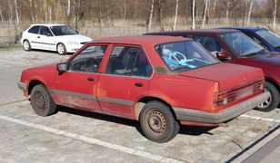 Porzucają stare samochody. Plaga w polskim mieście