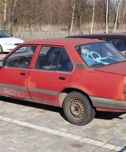 Porzucają stare samochody. Plaga w polskim mieście