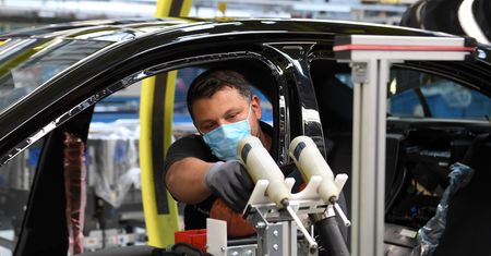 Ciemna strona elektromobilności. Zagrożonych jest 600 tys. miejsc pracy w Europie