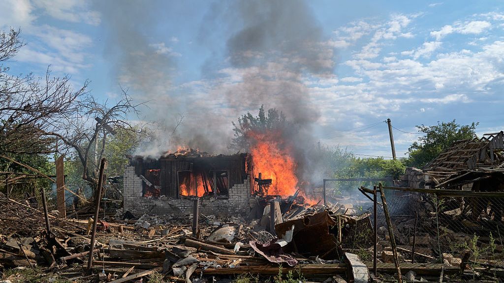 Russian Drone Strikes House In Remote Village Of Iverske In Ukraine
IVERSKE, UKRAINE - AUGUST 26: A house burns following a random Russian Shahed drone strike near the frontline on August 26, 2025, in Iverske, Ukraine. The village is located north of Pokrovsk in the Donetsk Oblast. Recently, Russian President Vladimir Putin proposed that Ukraine cede unoccupied parts of Donetsk Oblast in exchange for freezing the front line, a proposal rejected by Ukrainian President Volodymyr Zelenskyy. (Photo by Pierre Crom/Getty Images)
Pierre Crom