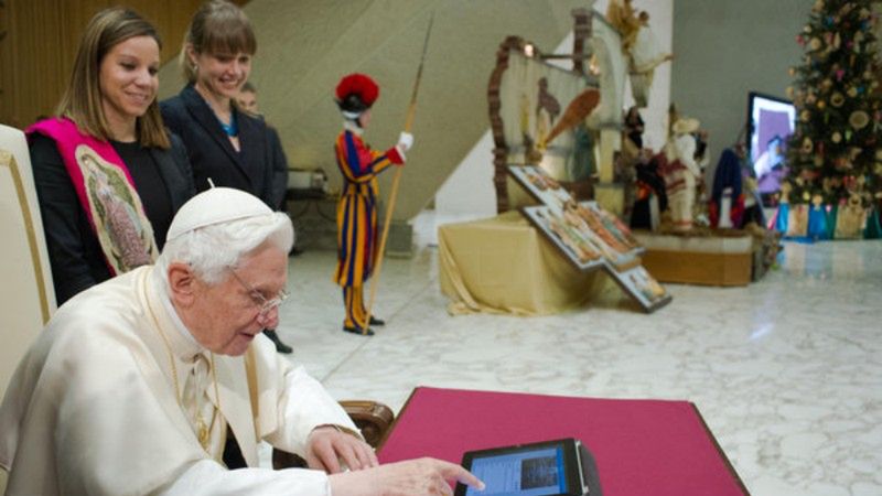 Vatican Insider - dowiedz się z telefonu, kto jest nowym papieżem 1