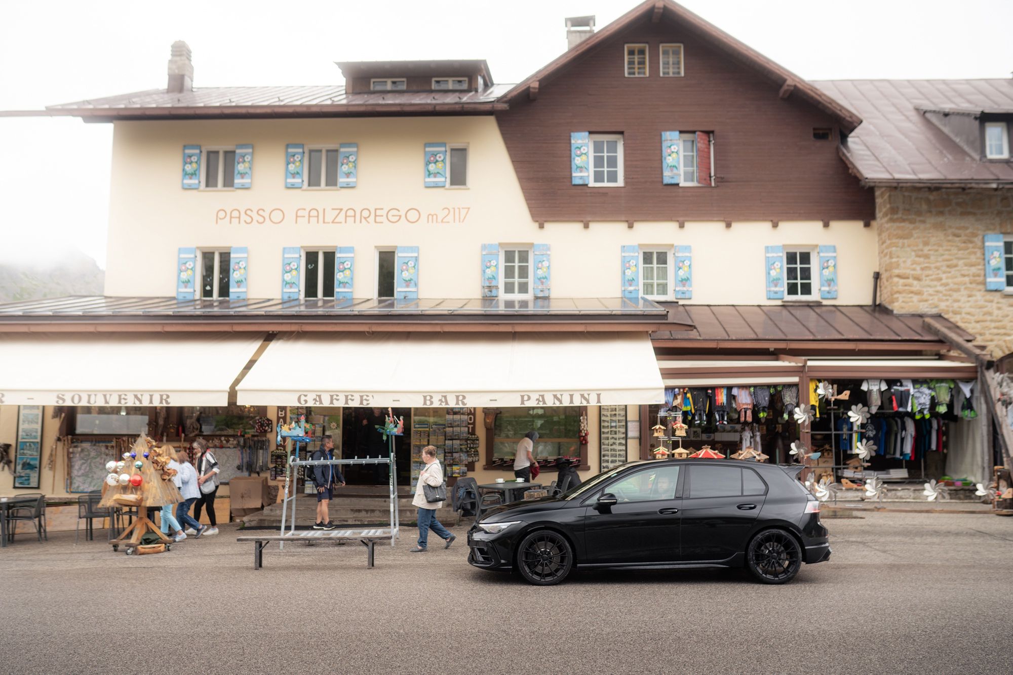 Gran turismo: Volkswagen Golf GTI Clubsport i R w Alpach