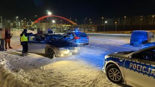 Wejherowo: Pseudokibice pod osłoną nocy wybrali się ekipą malować po elewacjach. Policja zatrzymała 18 osób