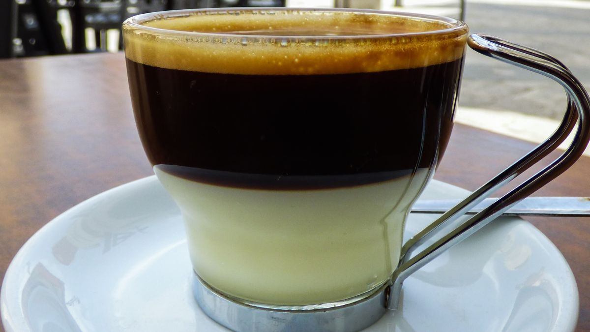 Kawa bombon to przysmak prosto z kawiarni w Walencji