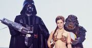 Carrie Fisher była jedną z najjaśniejszych gwiazd Hollywood. Jej życie osobiste pełne było mrocznych epizodów