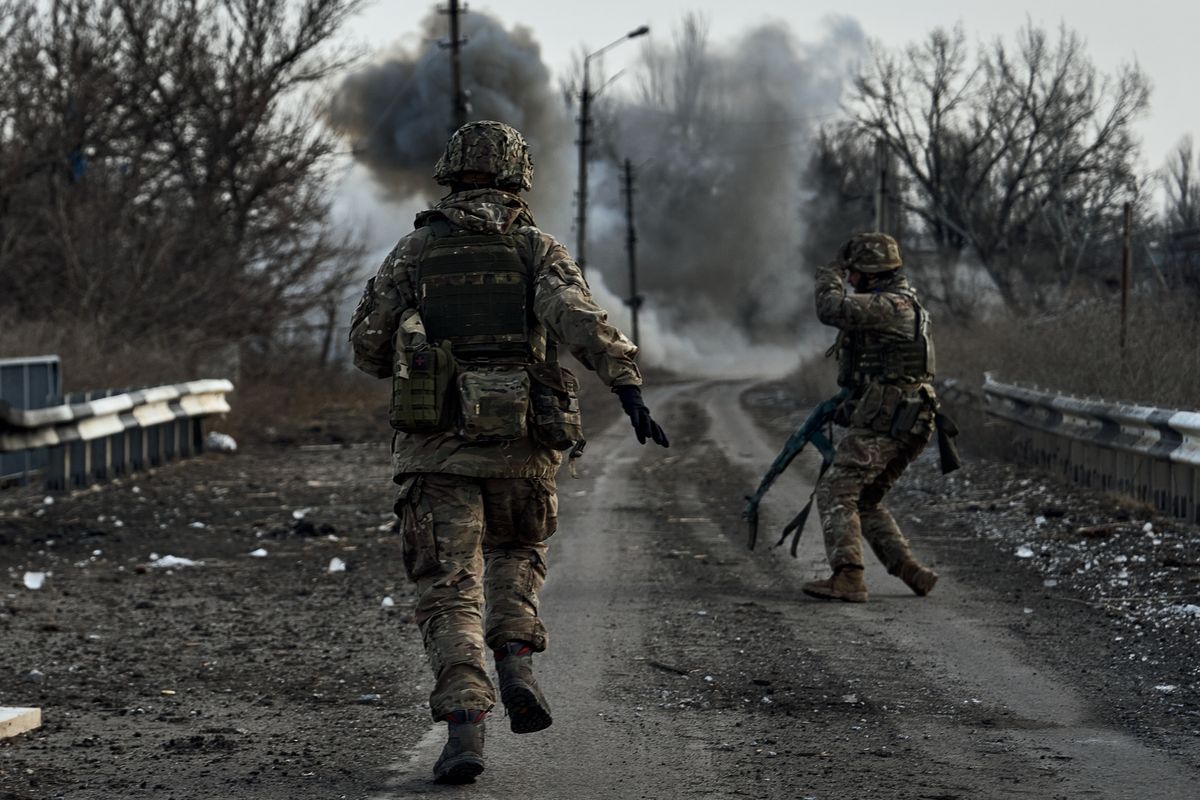 Upadek obrony i armii. "Najbardziej bezbronny moment" Ukrainy 
