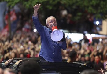 Prezydent wygrał wybory, rynek w popłochu. Najgorszy dzień dla waluty od 27 lat