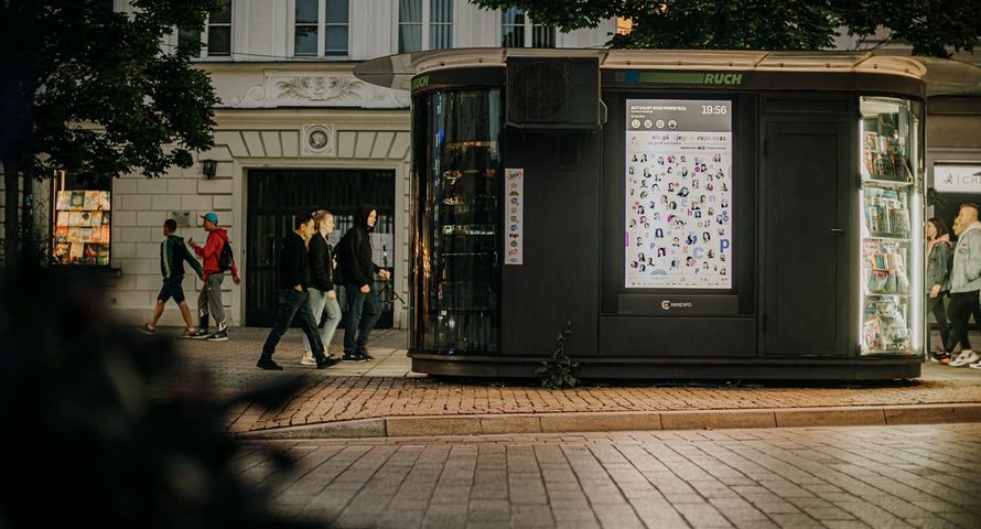 Reklama zewnętrzna dociera do 89 proc. Polaków. Liderem niezmiennie AMS