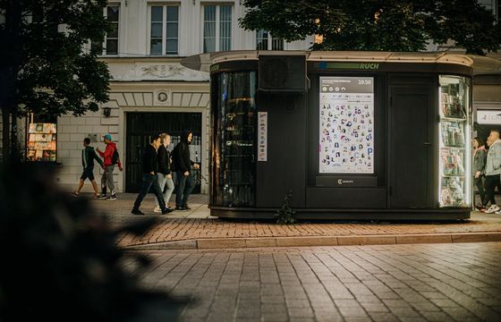 Reklama zewnętrzna dociera do 89 proc. Polaków. Liderem niezmiennie AMS