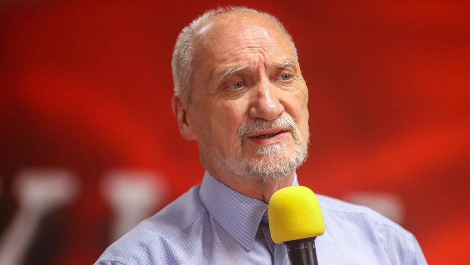 Antoni Macierewicz podczas zjazdu klubów "Gazety Polskiej"