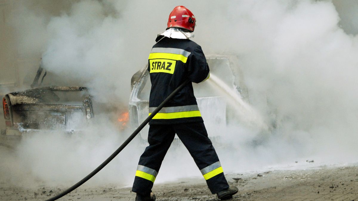 Pożar samochodu w Psarach; ZDJ. POGLĄDOWE