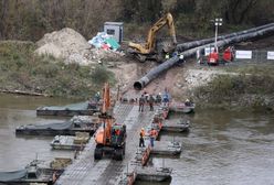 Warszawa. Rozpoczęły się prace przy moście pontonowym pod rurociąg do "Czajki" [ZDJĘCIA]