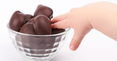 Dlaczego warto odzwyczaić dziecko od jedzenia cukru?