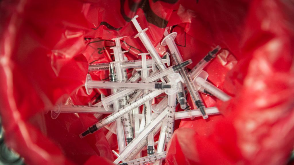 Wadliwe szczepionki podano pacjentom? "Niegodności o charakterze krytycznym"