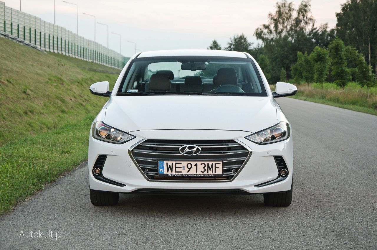 Hyundai Elantra 1.6 CRDI DCT - zdjęcia