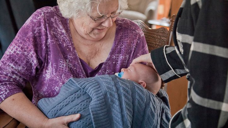 Teściowa chciała karmić piersią swoją wnuczkę