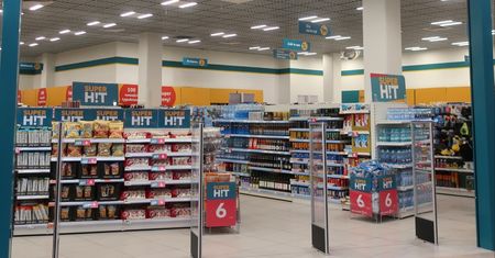 Przejęli znaną sieć za 1 zł. Teraz ważą się losy 340 sklepów w Polsce