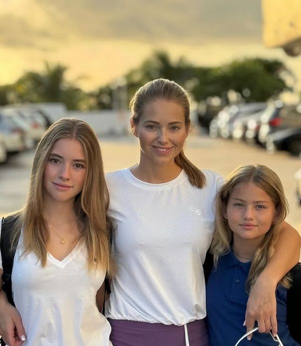 Agata Rubik z córkami