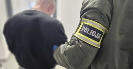 Jechał na hulajnodze i napadł na seniorkę – został zatrzymany