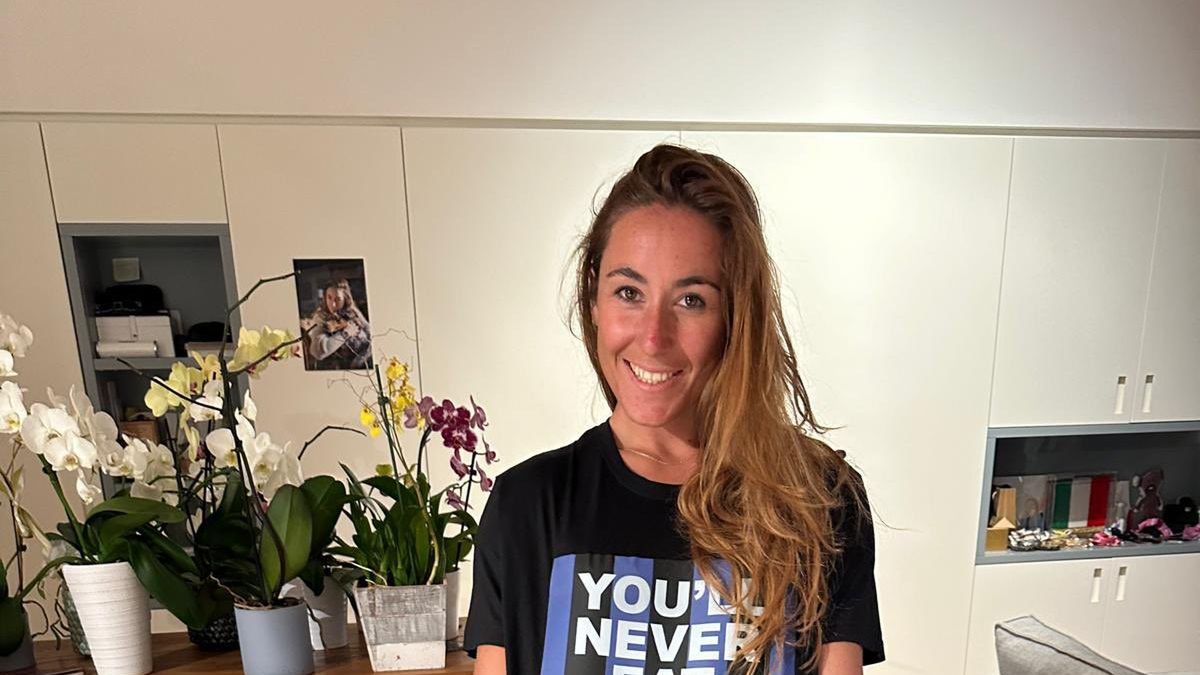 Sofia Goggia w koszulce w barwach Atalanty BC