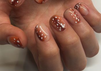Sieć podbijają bambi nails. Jesienią nie będzie modniejszych