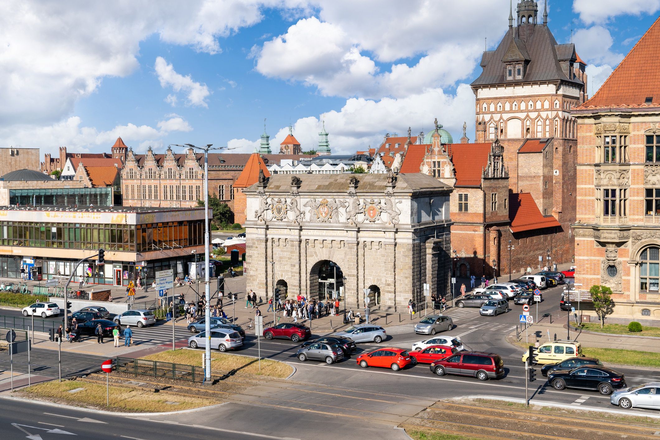 Budowa tunelu pod Motławą odciążyłaby trasę prowadzącą przez Główne Miasto w Gdańsku. Obecnie główny ruch toczy się tuż koło najcenniejszych zabytków miasta