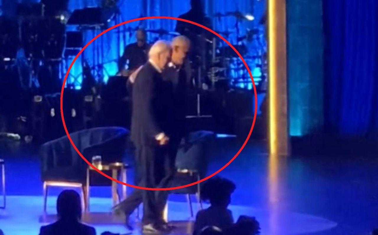 Biden freezes on stage as Obama steps in during campaign event