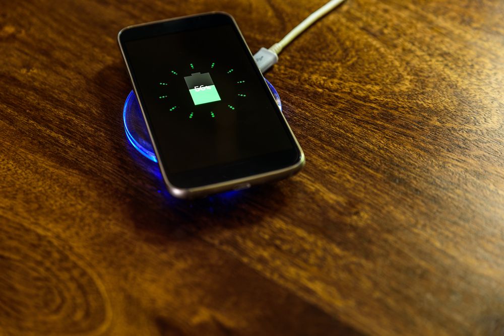 Telefon długo się ładuje? Nie zmieniaj baterii, tylko ładowarkę 2