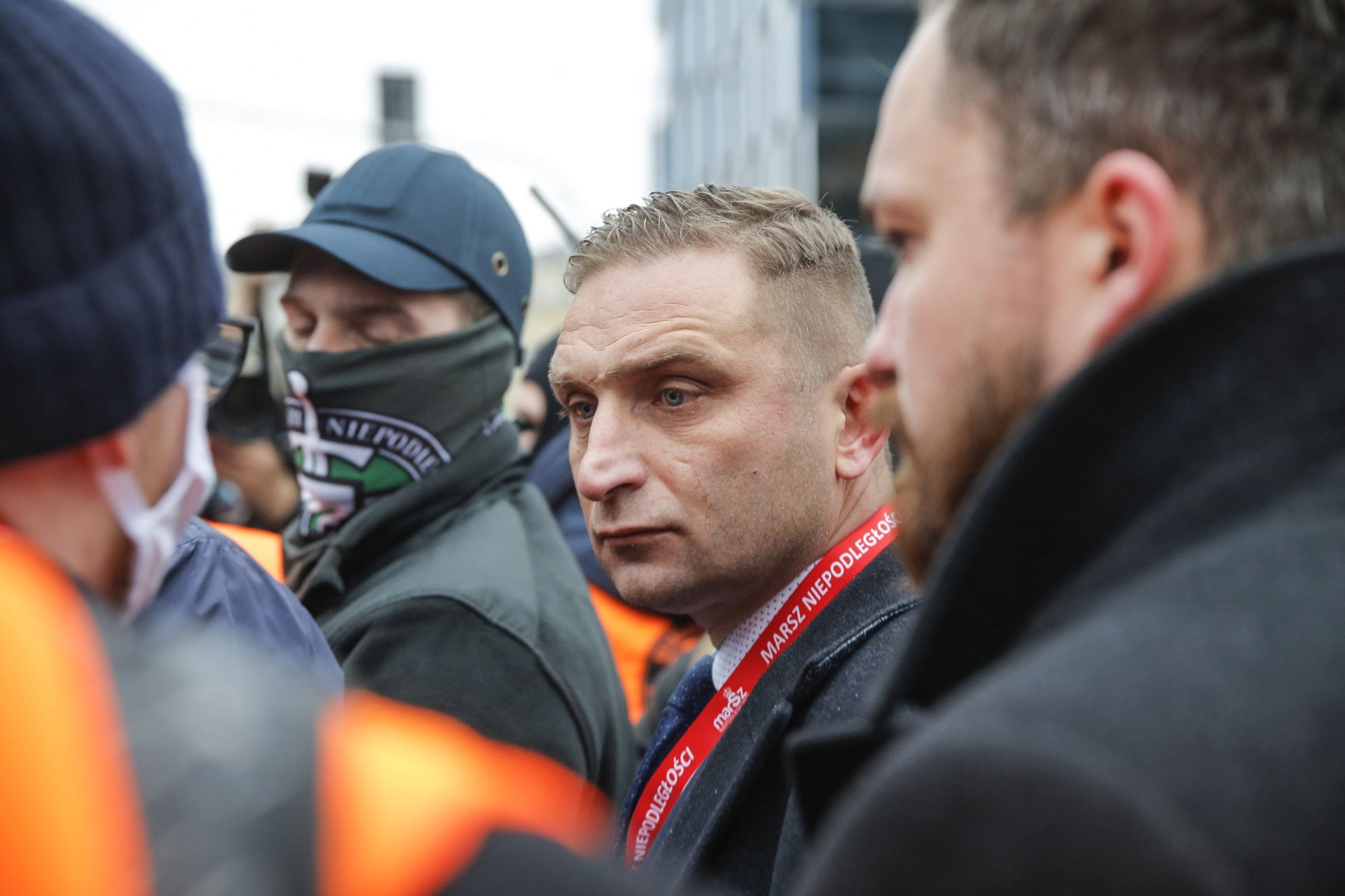 Wpadka Roberta Bąkiewicza. Narodowiec ogłosił, że chce nieść "KRUŻGANEK OŚWIATY"